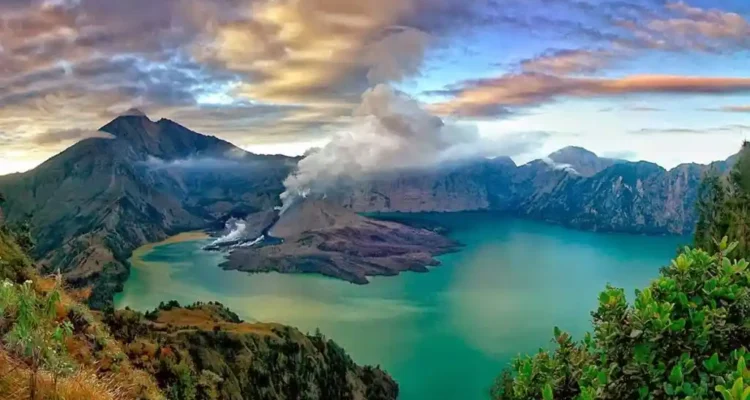 Danau Terindah di Asia yang Wajib Masuk Bucket List Wisata